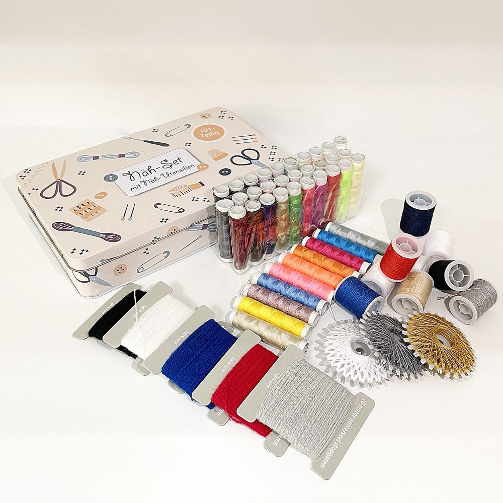 Wholesale Colors  Polyester / Cotton/Wool Yarn Thread Hand Sewing Threads in Tin Box for Sewing Supplies