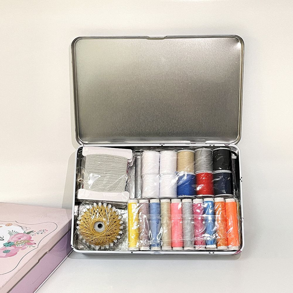 Wholesale Colors  Polyester / Cotton/Wool Yarn Thread Hand Sewing Threads in Tin Box for Sewing Supplies